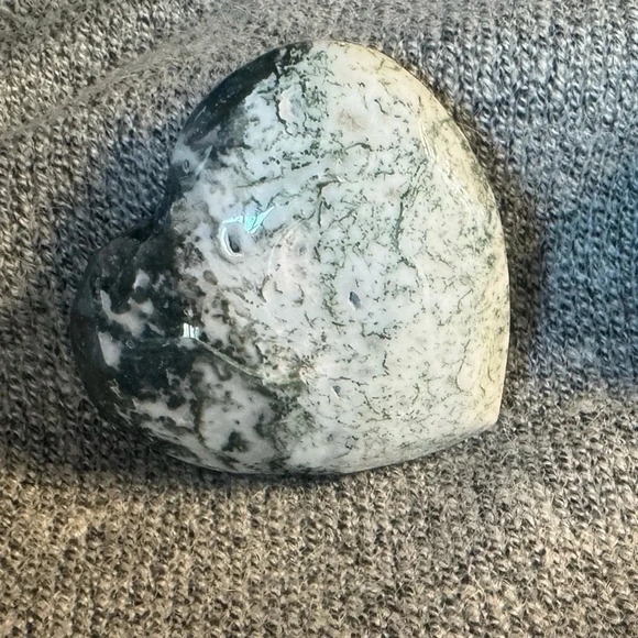 Moss Agate Heart - Picture 4 of 4
